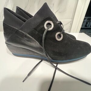 Thierry Rabotin Stylish Black Wedge Shoes